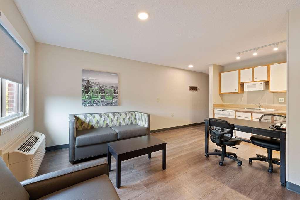 Extended Stay America Select Suites - Charlotte - University Place - E Mccullough Dr Стая снимка